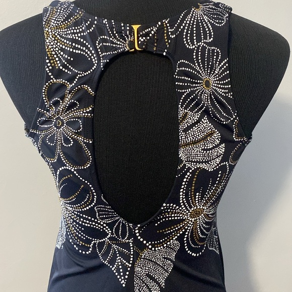 Delta Burke Swimwear One Piece Swimsuit w White & Gold Floral Pattern Sz 18W - Picture 4 of 5